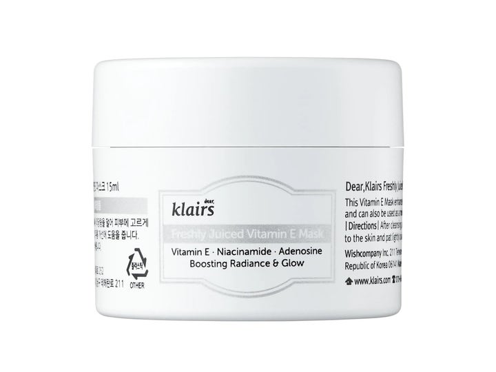 Klairs Freshly Juiced Vitamin E Mask 15 ml glødgivende ansigtsmaske i hvid krukke der giver huden fornyet udstråling.