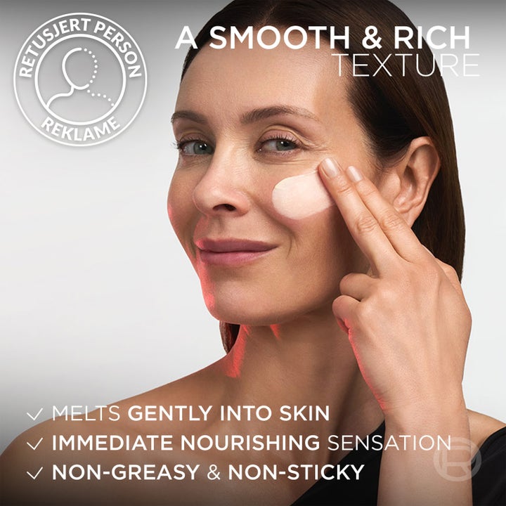 L'Oréal Paris Revitalift Laser 50 ml nattcreme påføres ansigtet og har en rig, cremet tekstur