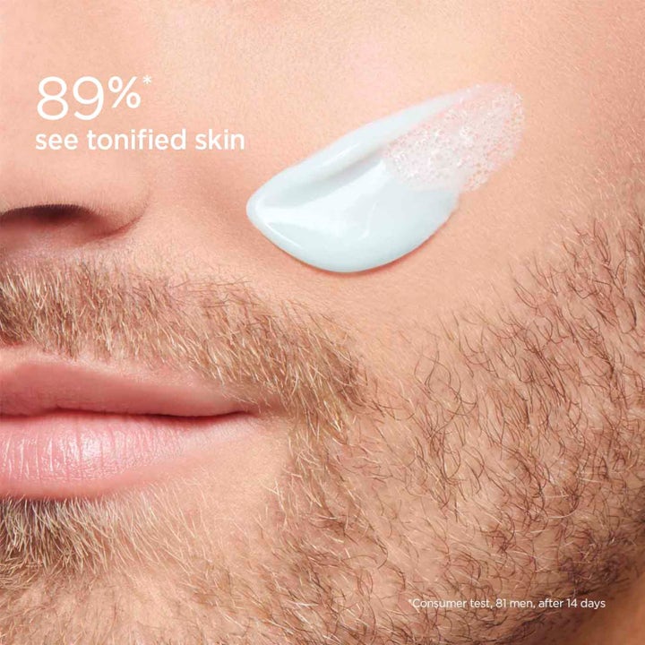 Clarins Men Energizing Gel 50 ml ansigtsgel for tonet hud lyseblå tekstur på kind med teksten 89% see tonified skin