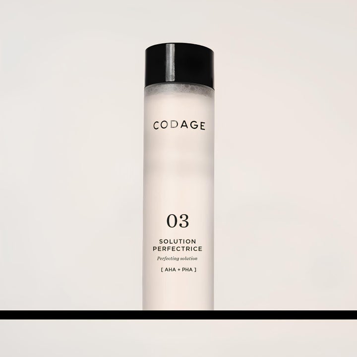 Codage Paris The Perfecting Solution N°03 150 ml toner i frostet flaske med AHA og PHA for strålende hud.