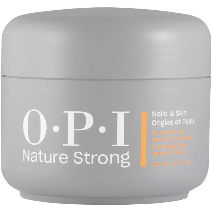 OPI Nature Strong Smooth It Out Hand & Foot Scrub 250 ml eksfolierende scrub i en mat grå krukke