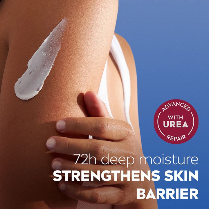 NIVEA Repair & Care Body Cream 400 ml med urea styrker hudbarrieren vist som hvid creme på en arm