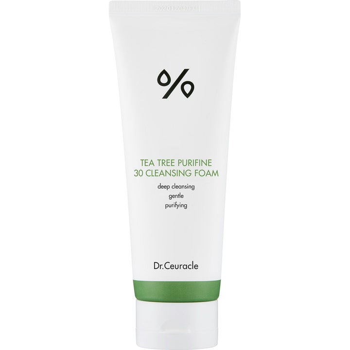 Dr. Ceuracle Tea Tree Purifine 30 Cleansing Foam dybderensende renseskum i hvid tube med grøn stribe og sort logo