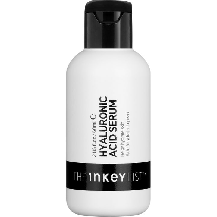 The Inkey List Hyaluronic Acid Serum 60 ml fugtgivende ansigtsserum i hvid plastflaske med sort vippelåg