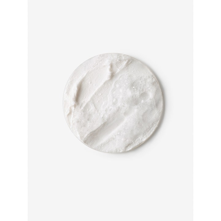 Estée Lauder Perfectly Clean Foam Cleanser 150 ml ansigtsvask med en cremet hvid tekstur og luftige bobler.
