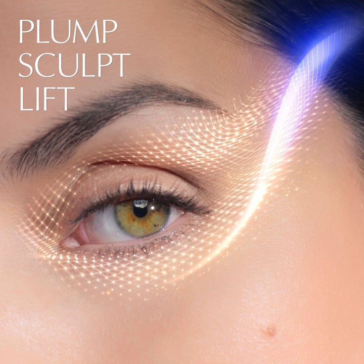 Estée Lauder Advanced Night Repair Eye Lift + Sculpt 15 ml øjenserum viser plump sculpt lift effekt med et lysende net.