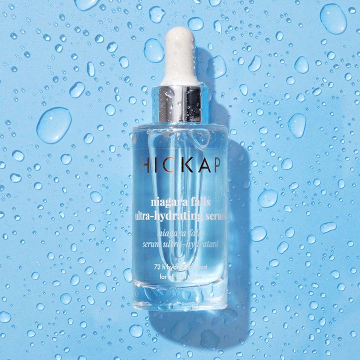 Hickap Niagara Falls Ultra-Hydrating Serum 30 ml giver fugtboost i klar glasflaske med pipette og vanddråber