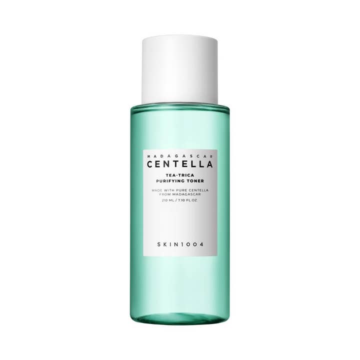 SKIN1004 Madagascar Centella Tea-Trica Purifying Toner 210 ml i gennemsigtig grøn flaske med hvidt låg