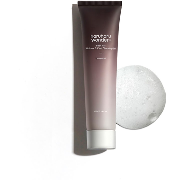 haruharu wonder Black Rice Moisture 5.5 Soft Cleansing Gel 100 ml rengøringsgel i gradient tube med klar boblende tekstur