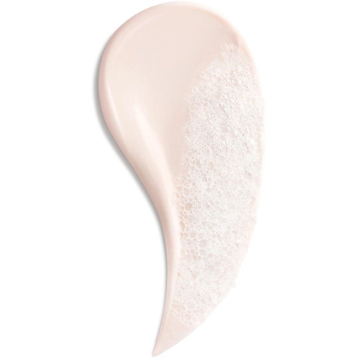 Biotherm Daily Routine Dry Skin fugtgivende hudpleje i en cremet lyserød tekstur med hvidt rensende skum