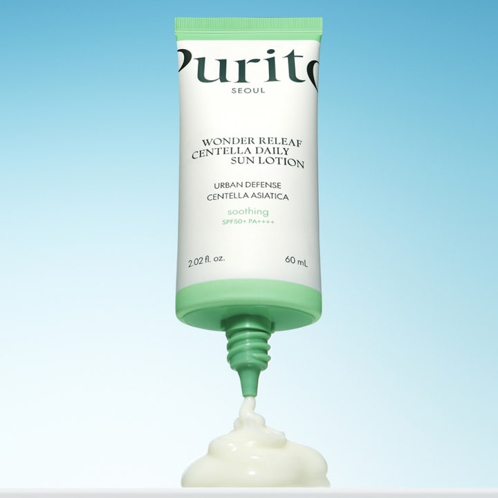 Purito Wonder Releaf Centella Daily Sun Lotion 60 ml solcreme til ansigtet har en let og cremet hvid konsistens