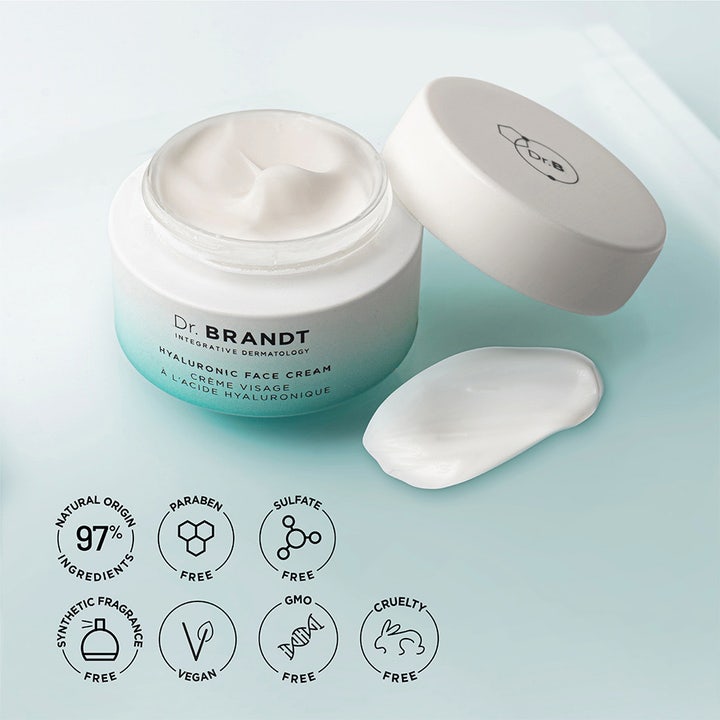 Dr Brandt Hyaluronic Face Cream 50 g fugtgivende dagcreme med cremet hvid tekstur og veganske ikoner i blå krukke.