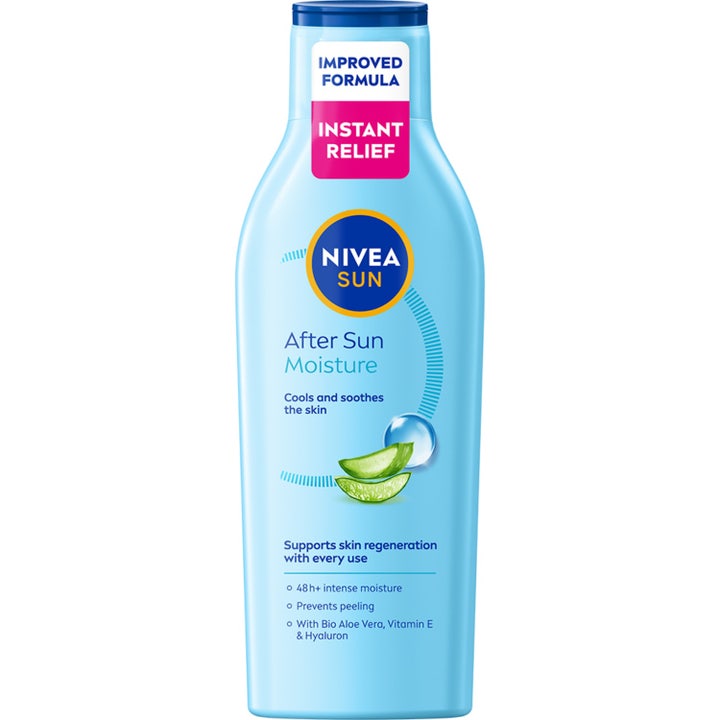 Nivea Sun After Sun Moisture kølende aftersun i lyseblå flaske med mørkeblåt låg og aloe vera illustration