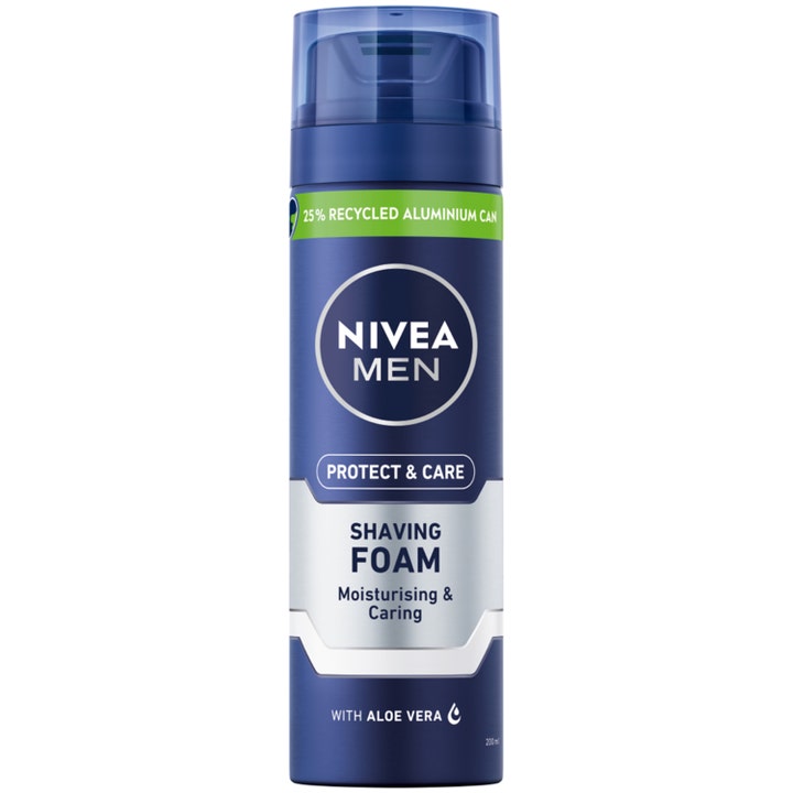 Nivea Men Protect & Care Shaving Foam 200 ml fugtgivende barberskum med aloe vera i blå dåse med blåt plastiklåg.