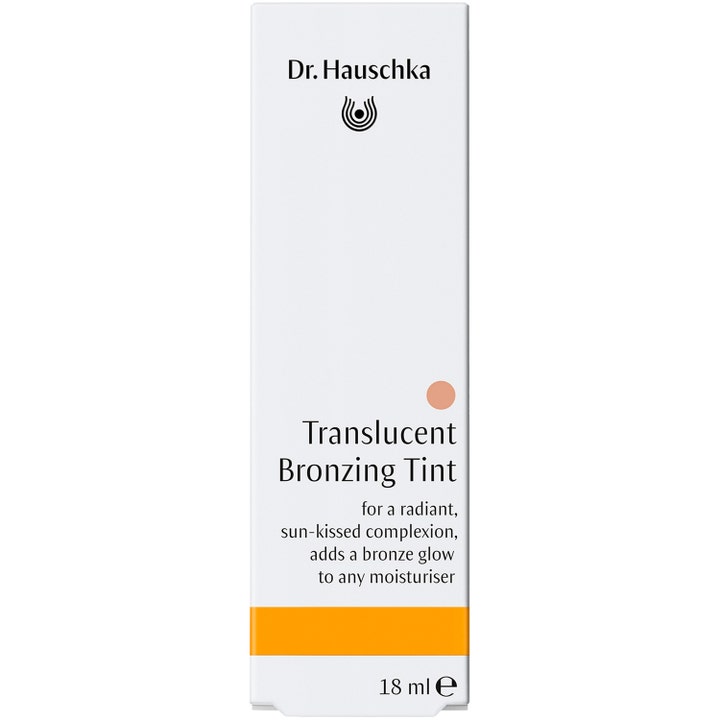Dr. Hauschka Translucent Bronzing Tint 18 ml giver en solkysset glød i hvid emballage med orange detalje.