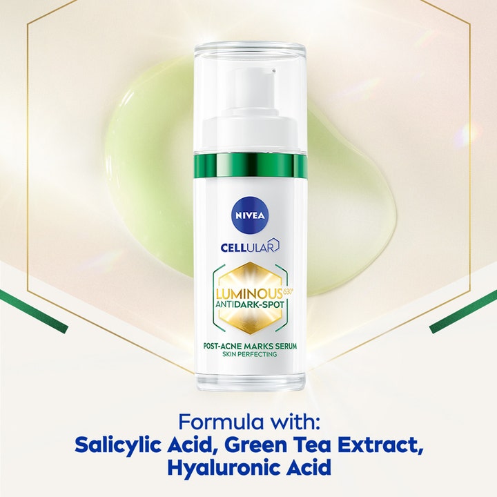 NIVEA LUMINOUS 630 Post-Acne Marks Serum 30 ml mod mørke pletter med lysegrøn serum-swatch og salicylsyre