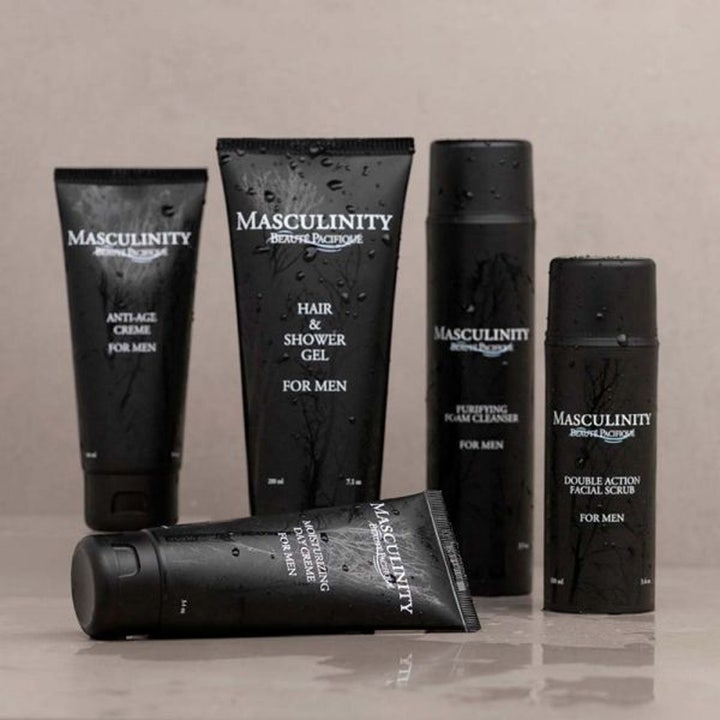 Beauté Pacifique Purifying Foam Cleanser For Men 150 ml rengøringsskum i sort flaske blandt Masculinity-serien.