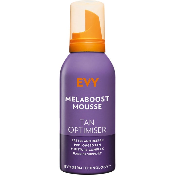 EVY Technology Daily Tan Activator 150 ml fugtgivende mousse til ansigt og krop i ferskenfarvet flaske med hvidt låg