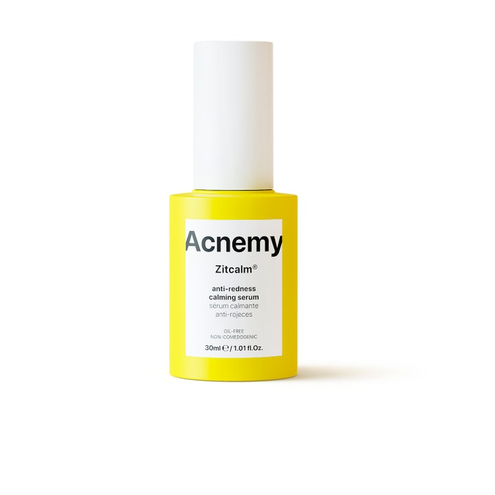 Acnemy Zitcalm 30 ml beroligende ansigtsserum mod rødme i en gul flaske med hvidt låg og hvid etiket