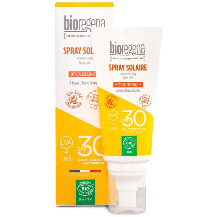 Bioregena Spray Solaire 90ml hypoallergen solcreme spray SPF 30 i hvid tube med gult design og æske.