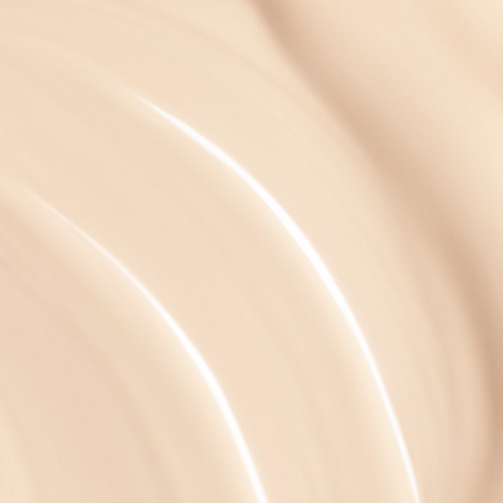 Invisible Illumination Vegan Collagen Serum in Foundation