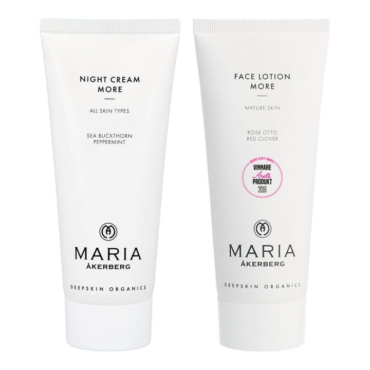 Maria Åkerberg Night Cream More og Face Lotion More opstrammende ansigtspleje i to hvide tuber med et lyserødt emblem.