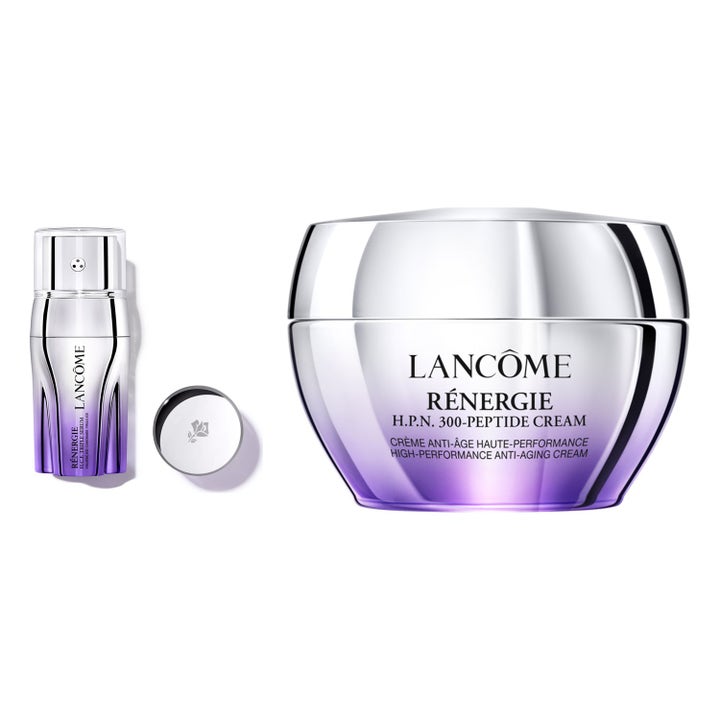 Lancôme Rénergie H.P.N. 300-Peptide Cream og Triple Serum anti-age hudpleje i sølv og lilla på en lyseblå blok