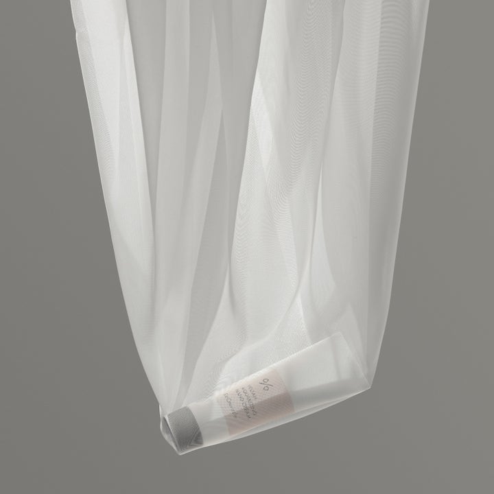 Dr. Ceuracle Vegan Aquarizing Hand Cream 50 ml fugtgivende håndcreme indpakket i hvidt, gennemsigtigt tylstof