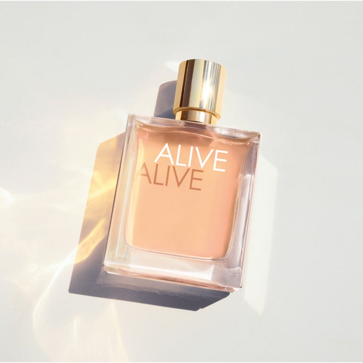 Hugo Boss Boss Alive Eau de Parfum 80 ml parfumeflaske i glas og mørkerød udgave med guldlåg