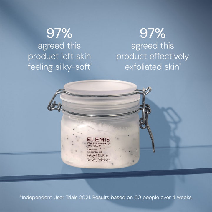 Elemis Frangipani Monoi Salt Glow 490 g eksfolierende body scrub i frostet krukke der giver silkeblød hud.