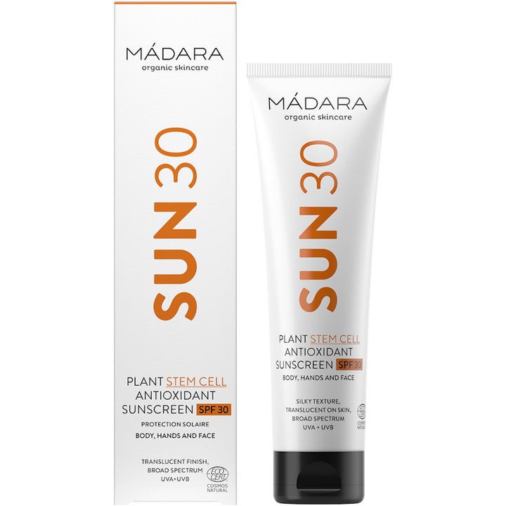 MÁDARA SUN30 solcreme 100 ml med SPF 30 og antioxidanter i hvid tube med matchende papæske ved siden af.