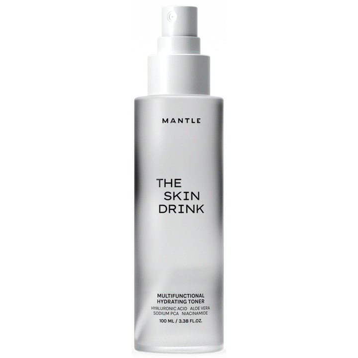 Mantle The Skin Drink 100 ml fugtgivende skintonic med hyaluronsyre i en frostet glasflaske med hvid spraypumpe
