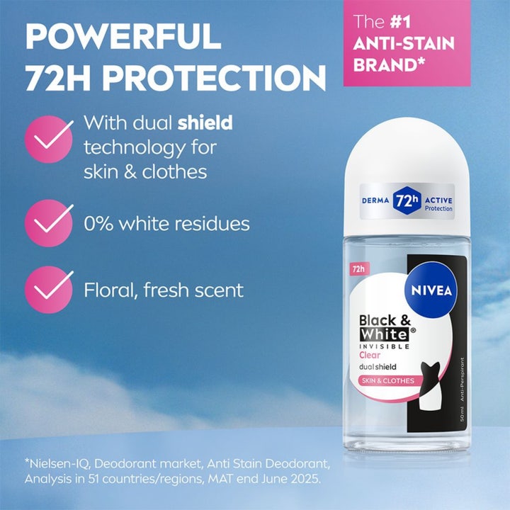 NIVEA Black & White Original 50 ml roll-on deodorant i glasflaske der modvirker sved og hvide mærker