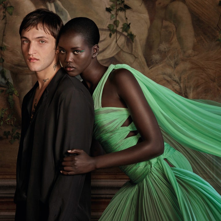 Valentino Born In Roma Green Stravaganza herreparfume 50 ml vist med seriens parfumeflasker og duftnoter