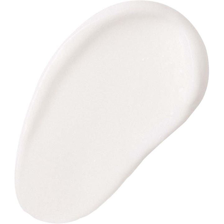 No7 Lift & Luminate Cleansing Exfoliator 100 ml skaber glød med en blød og hvid cremet formel.