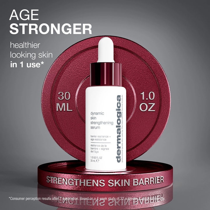 Dermalogica Dynamic Skin Strengthening Serum 30 ml styrker hudbarrieren i hvid pipetteflaske foran rød metalvægtskive.