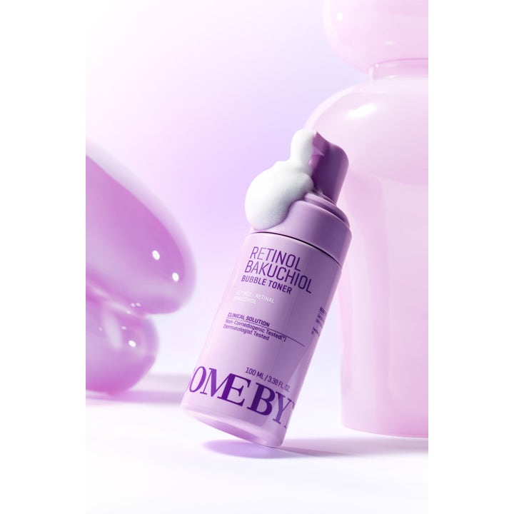 Some By Mi Retinol Bakuchiol Bubble Toner 100 ml opstrammende toner i lilla flaske med hvidt luftigt bobleskum.