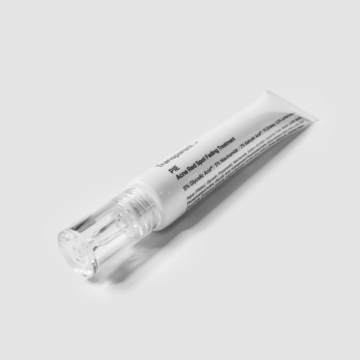 Niche Beauty Lab Transparent Lab P.I.E 30 ml spot treatment mod acne i hvid tube med gennemsigtig hætte
