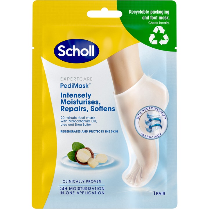 Scholl ExpertCare PediMask 1 par fugtgivende fodmaske i gul og blå emballage med macadamianødder og en hvid sok