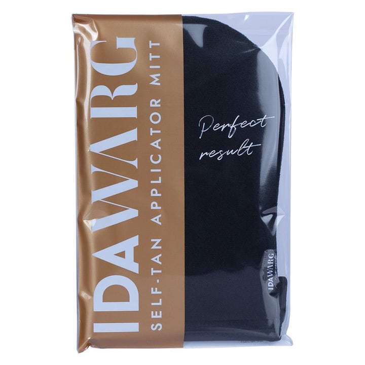 IDA WARG Beauty Self-Tan Applicator Mitt sort handske i guld indpakning til jævn påføring af selvbruner