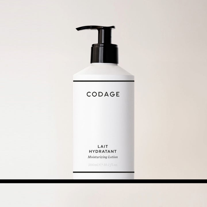 Codage Paris The Moisturizing Body Lotion 300 ml fugtgivende kropspleje i hvid flaske med sort pumpe