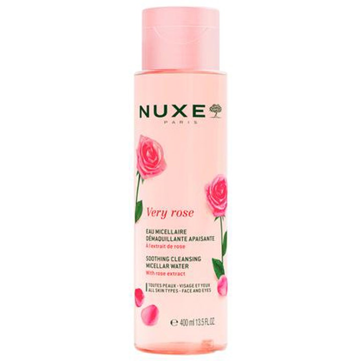 Nuxe Very Rose 400 ml beroligende micellar water ansigtsrens i en klar lyserød flaske med rosenillustrationer.