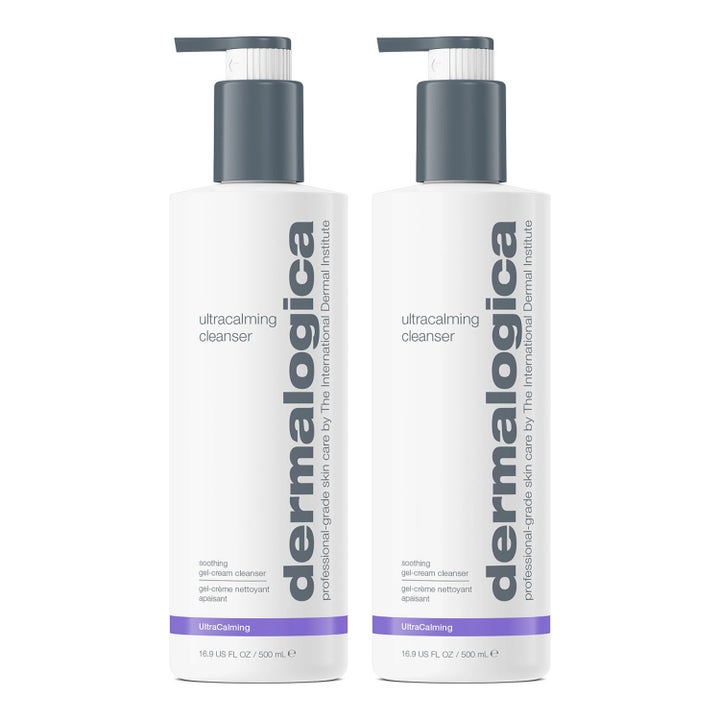 Dermalogica Ultracalming Cleanser 500 ml beroligende gel-creme rens i hvide flasker med grå pumper og lilla detaljer