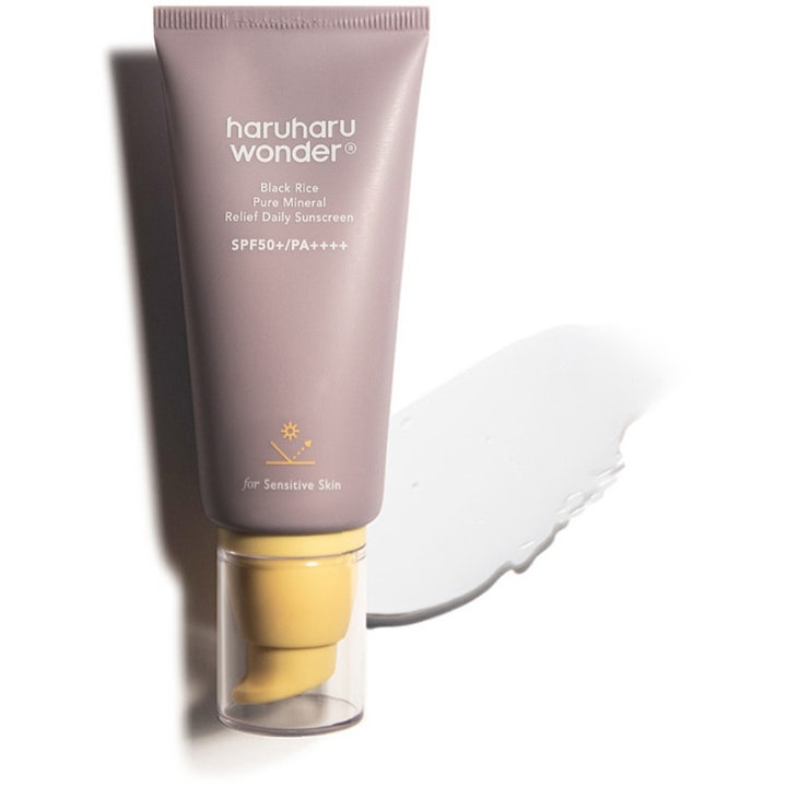 haruharu wonder Black Rice Daily Sunscreen 50 ml mineralbaseret solcreme med hvid cremet tekstur