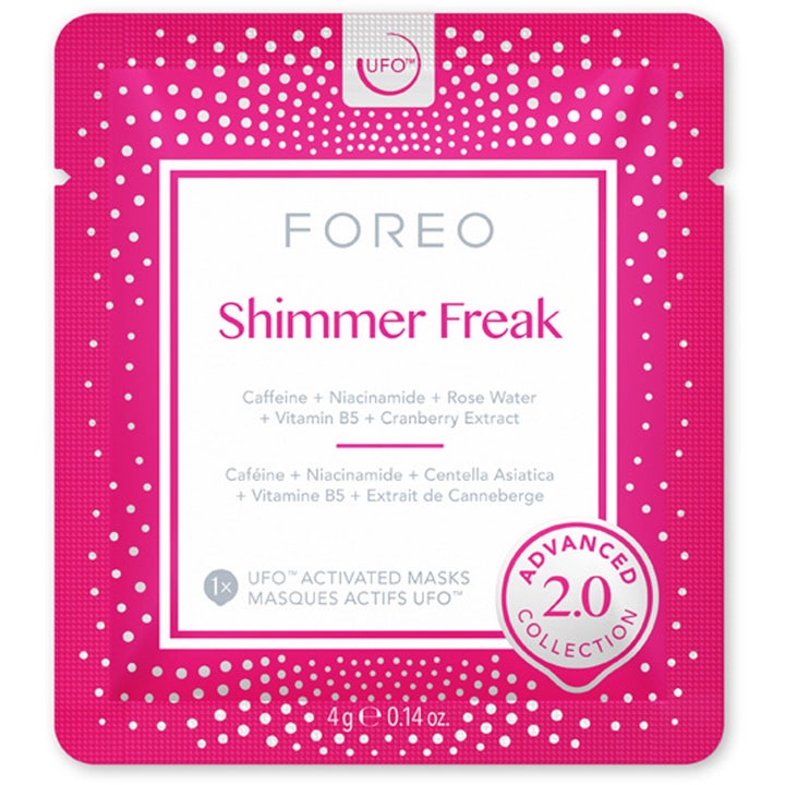 FOREO UFO Shimmer Freak 2.0 6 stk sheet mask mod mørke rande i lyserød pakke med koffein og niacinamid.