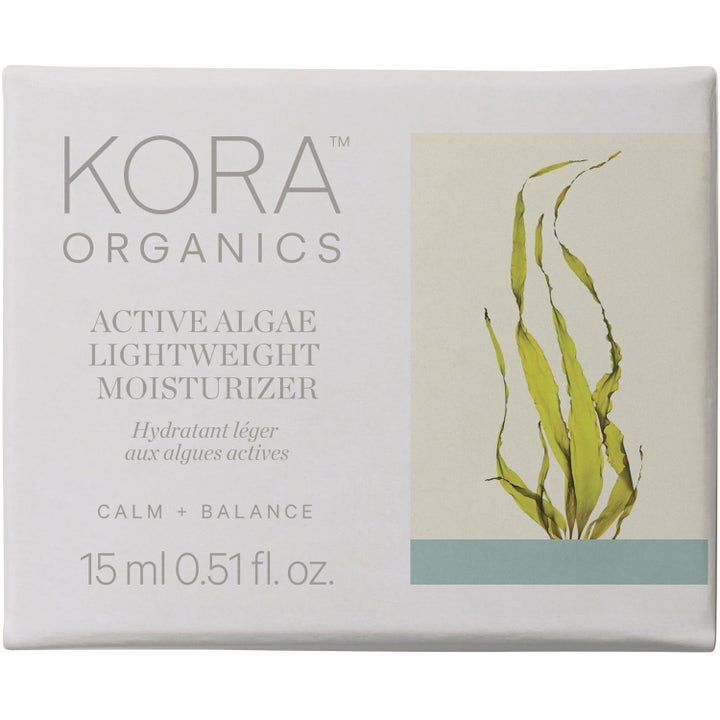 KORA Organics Active Algae Lightweight Moisturizer 15 ml beroligende dagcreme i hvid æske med grønne alger