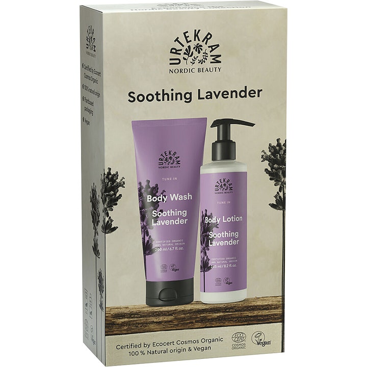 Urtekram Soothing Lavender gavesæt 200ml og 245ml giver beroligende pleje med lilla tube og pumpeflaske i hvid æske