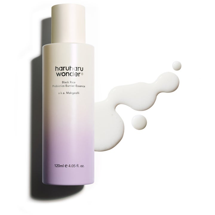haruharu wonder Black Rice Probiotics Barrier Essence 120 ml styrkende essence i lilla gradientflaske med hvid tekstur