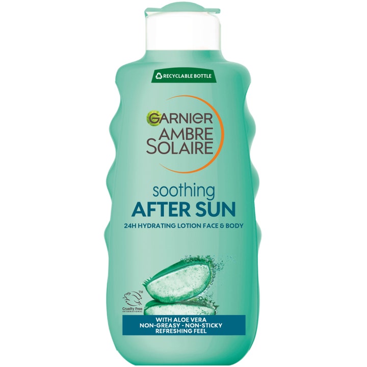 Garnier Ambre Solaire Soothing After Sun fugtgivende lotion til krop og ansigt i en turkis bølget flaske