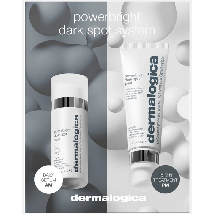 Dermalogica Powerbright Dark Spot System 30 og 50 ml mod pigmentpletter med hvidt serum og peeling på grafisk baggrund